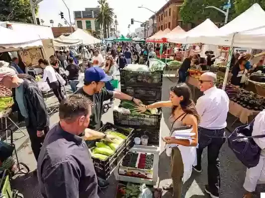 Guide to Farmers Markets in Los Angeles: Fresh Produce and Local Finds