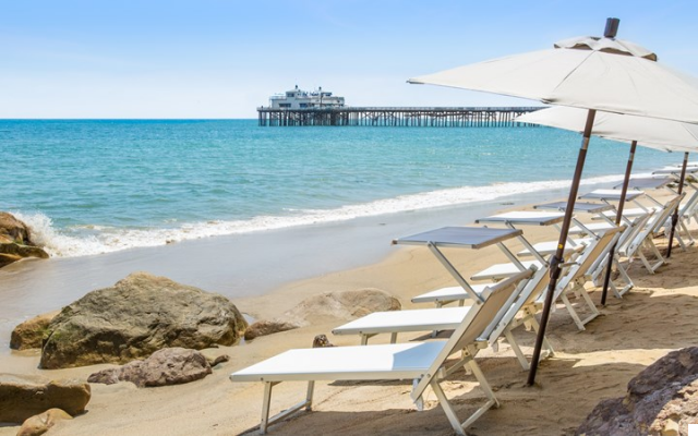 Malibu Beach: Surf and Serenity